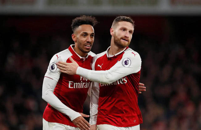  热刺雷吉隆精准长传助攻戴帽  