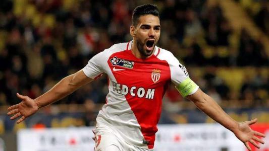  里昂主场失利，摩纳哥跃居第三  